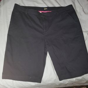 Womens/juniors navy blue long shorts.
